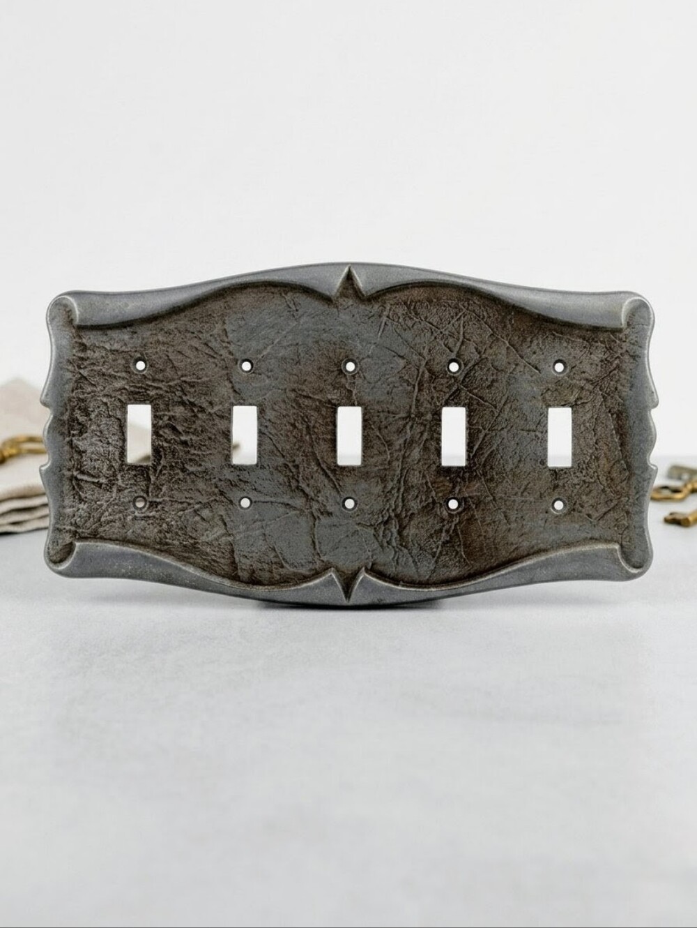 Vintage Amerock Carriage House 5 Gang Toggle Switch Plate Cover Cast Metal